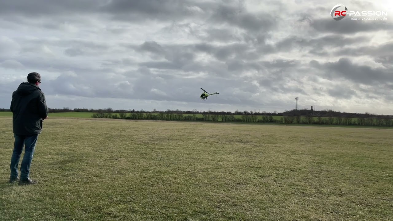 Neujahrs-Sturm-Piros mit dem Graupner Hawk 18