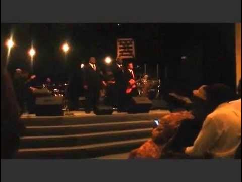 Lee Williams & Spiritual QC's~ No Fault in God - YouTube