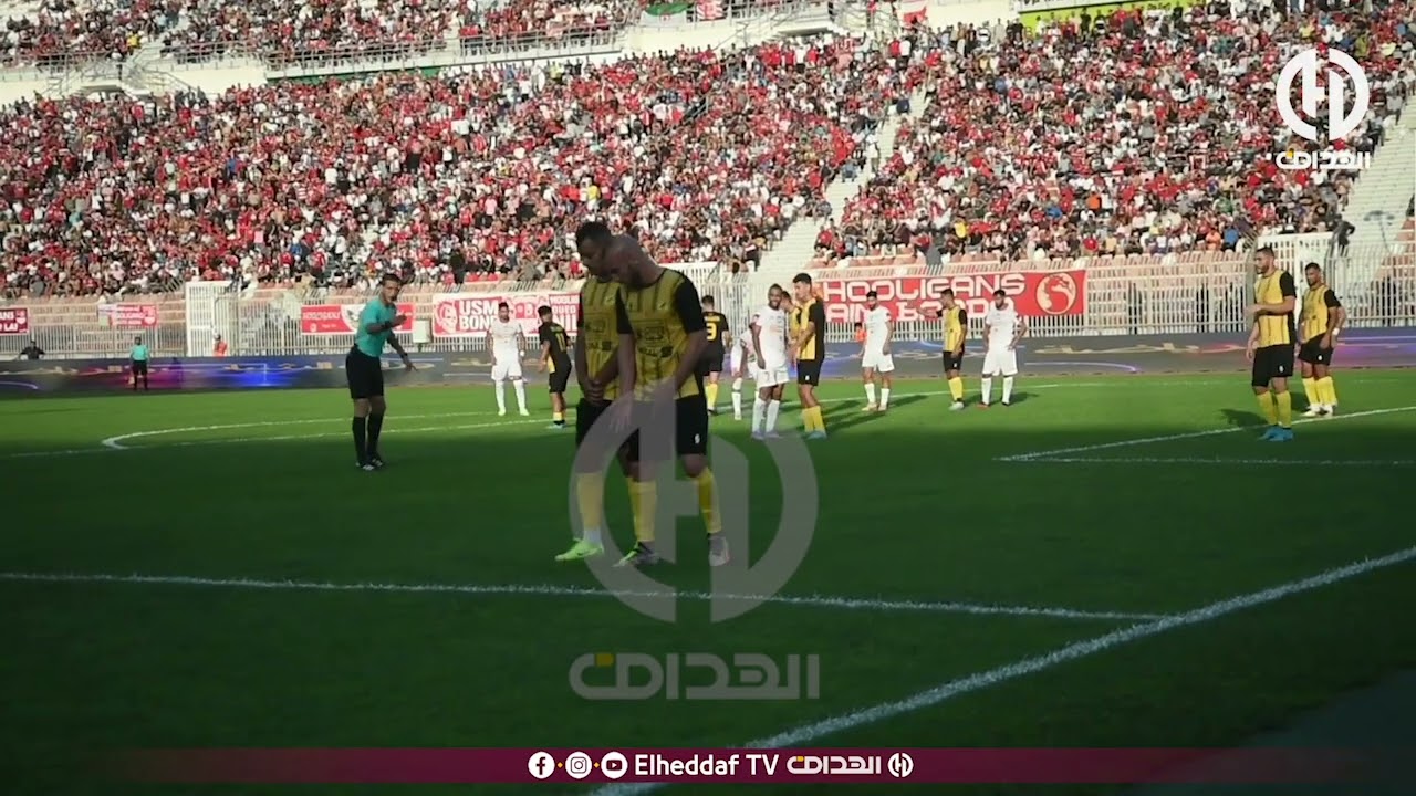 أجواء خيالية تصنعها الجماهير في مباراة إتحاد الحراش و إتحاد عنابة