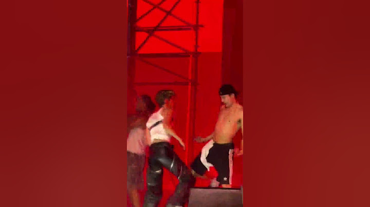 I feel the rush, addicted to Troye's dance breaks on tour #TroyeSivan #Shorts