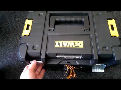 Инструмент DeWALT (Перфоратор D25133K) и ящик для инструмента DeWOLT