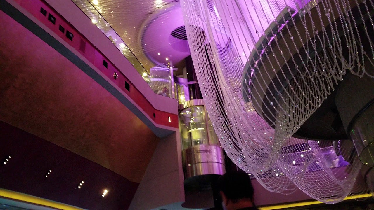 Largest Chandelier Cosmopolitan Las Vegas Nevada Floor Aug 21, 2018