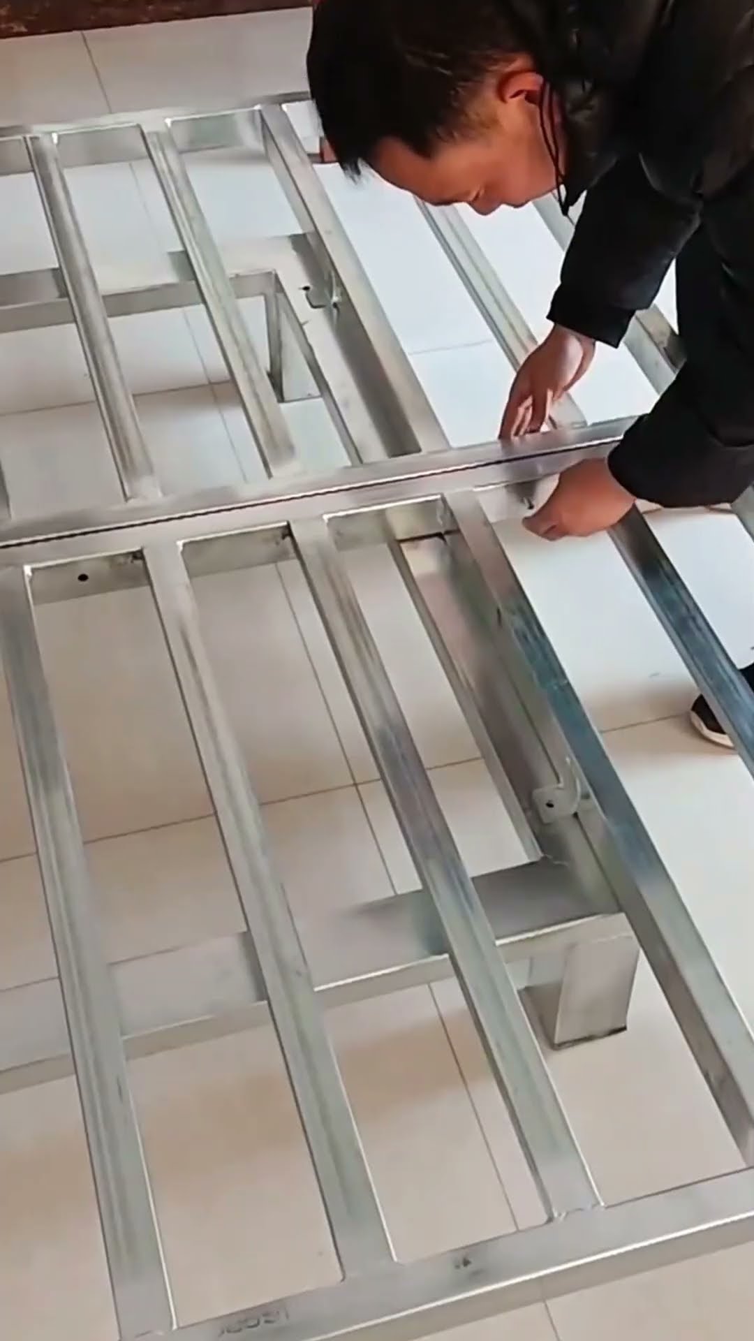 Suspension steel bed assembly process- Good tools and machinery make work easy