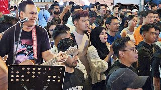 Dari lagu china Bob terus tukar lagu arab sebab ramai Pelancong arab sunggah layan busking