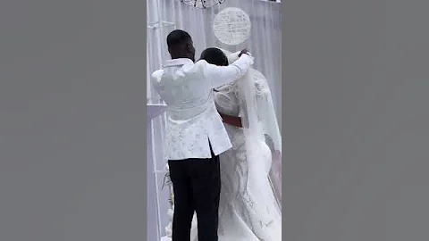 Longest kiss ever💋 #shorts #ghanawedding #trending  #kiss