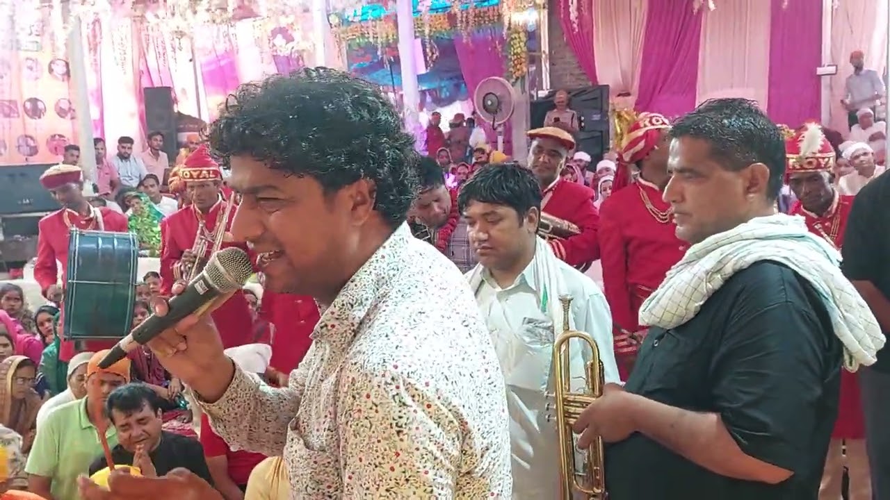jhula jhuaalu me tujhe jhula jhulaau.. . cover by Royal band Dehradun.