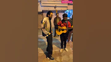 #ayushmannkhurrana singing with a street guitarist | #shorts #panidarang #anactionhero