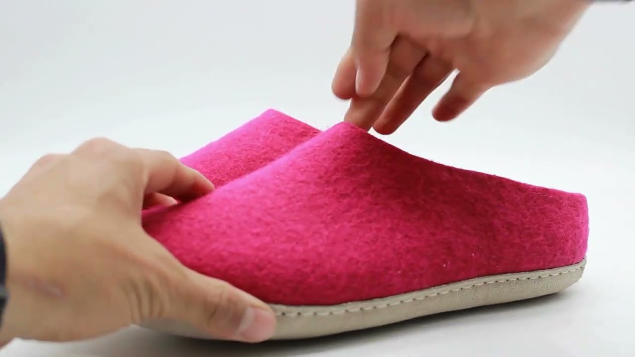 Pink Wool Felt Slippers – Soft, Breathable & Handmade in Nepal, 100% Natural Wool Indoor Footwear.