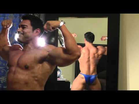 Arnold Quest: 2 Weeks Out. 2/18/12. Posing At Home