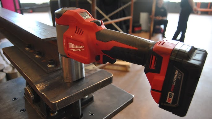 Tool Review: Milwaukee Tools SmartSwipe work gloves - MyFixitUpLife