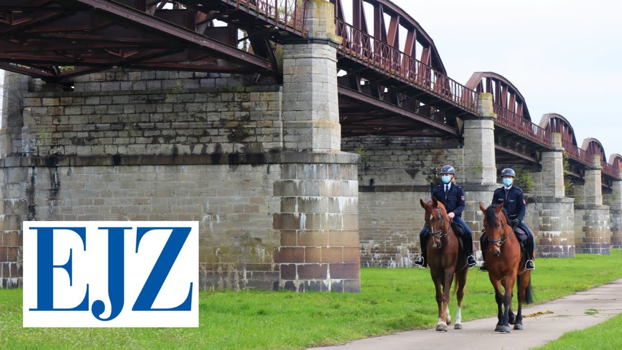 Polizeireiter an der Lüchow-Dannenberger Elbe