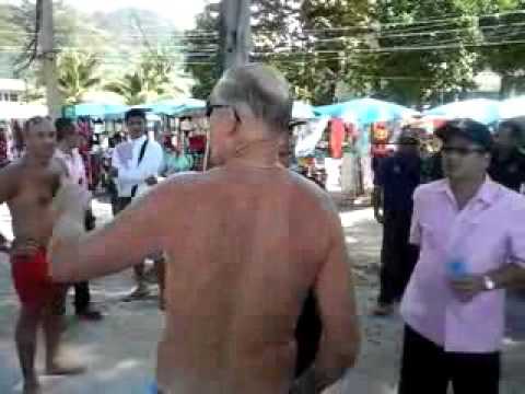 Unhappy Tourist Meets Vice Governor at Phuket's Kamala Beach 17/11/2015