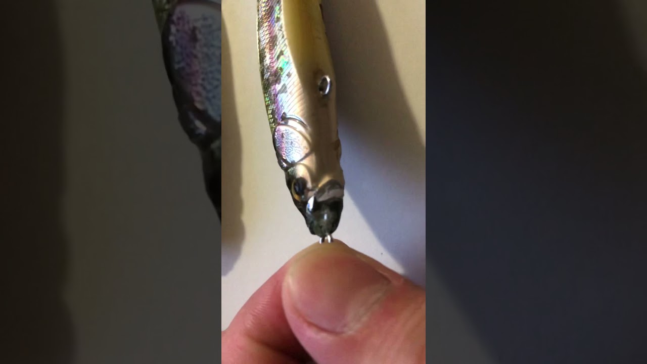 Megabass Yuki ito vision oneten 110 with broken lip. 2 same color broken in the same way.GG TROUT OB