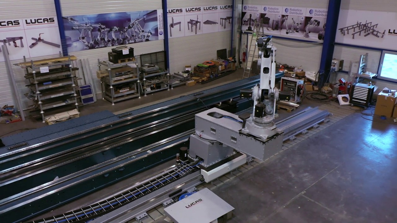 Axe linéaire et Swing Lucas +  NJ110 Comau / LUCAS ROBOTIC SYSTEM