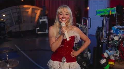 Thumbnail of Monólogo | A Nonsense Christmas with Sabrina Carpenter | Netflix Brasil
