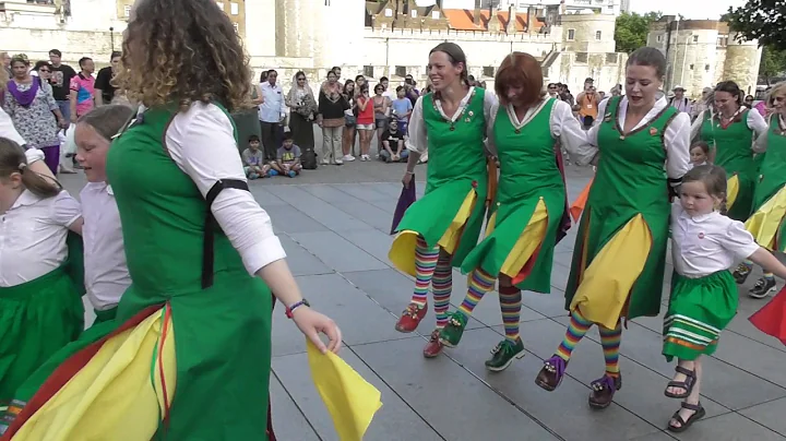 Chelmsford Morris Ladies - Bollin at the Tower Of ...