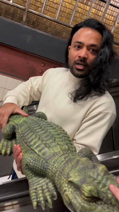 oh u wanna touch my alligator? @clo #shorts