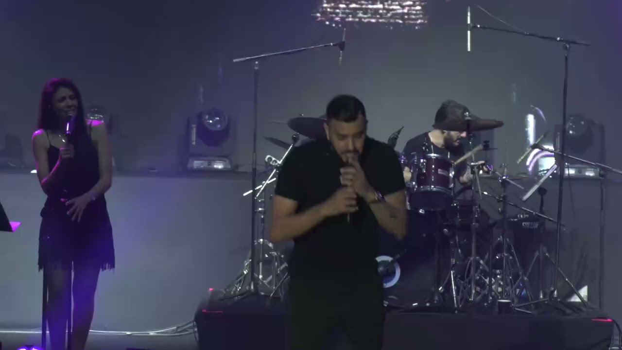 איתי לוי מארח את קובי פרץ בהופעה במנורה - כל הכח