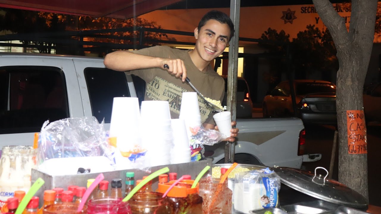 Como VENDER ESQUITES en la Calle - Elote en Vaso - Un DIA VENDIENDO en la CALLE