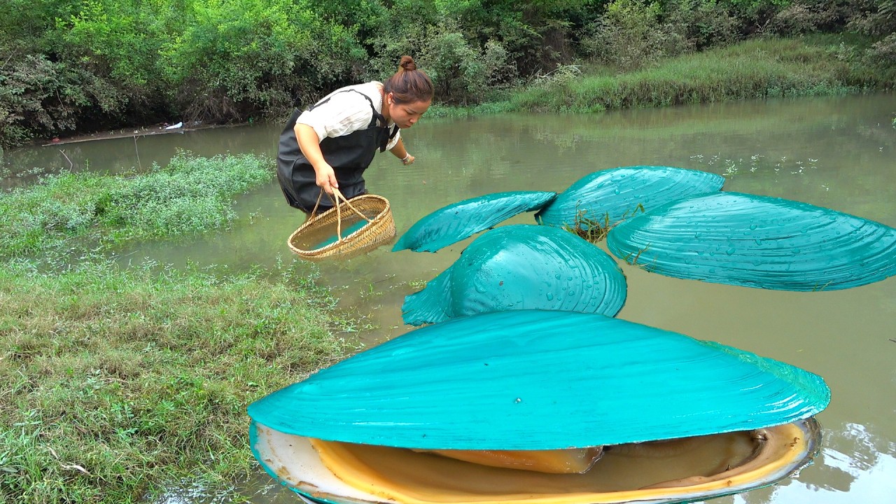 💎💎 The beauty found the precious blue stone pearl clam, it's too rare