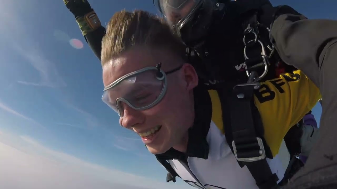 Lancio con paracadute in tandem di Gleb a Reggio Emilia