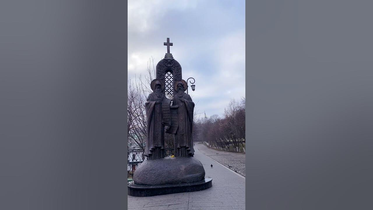Києво-Печерський монастир до і після його передачі Церкві - YouTube