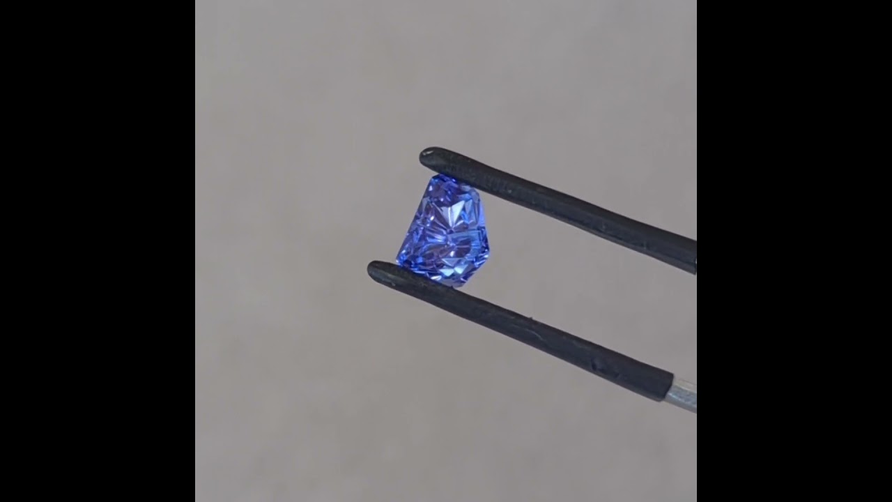 Tanzanite Dreamscape™ Cut 1.58 carats | John Dyer Gems