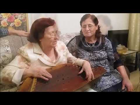 Уңган кызлар гөслә чиртә Видео