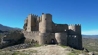 POTENTE Y ROCOSO CASTILLO #dron #mini3pro #castillo de aunqueospese  #ávila #mironcillo