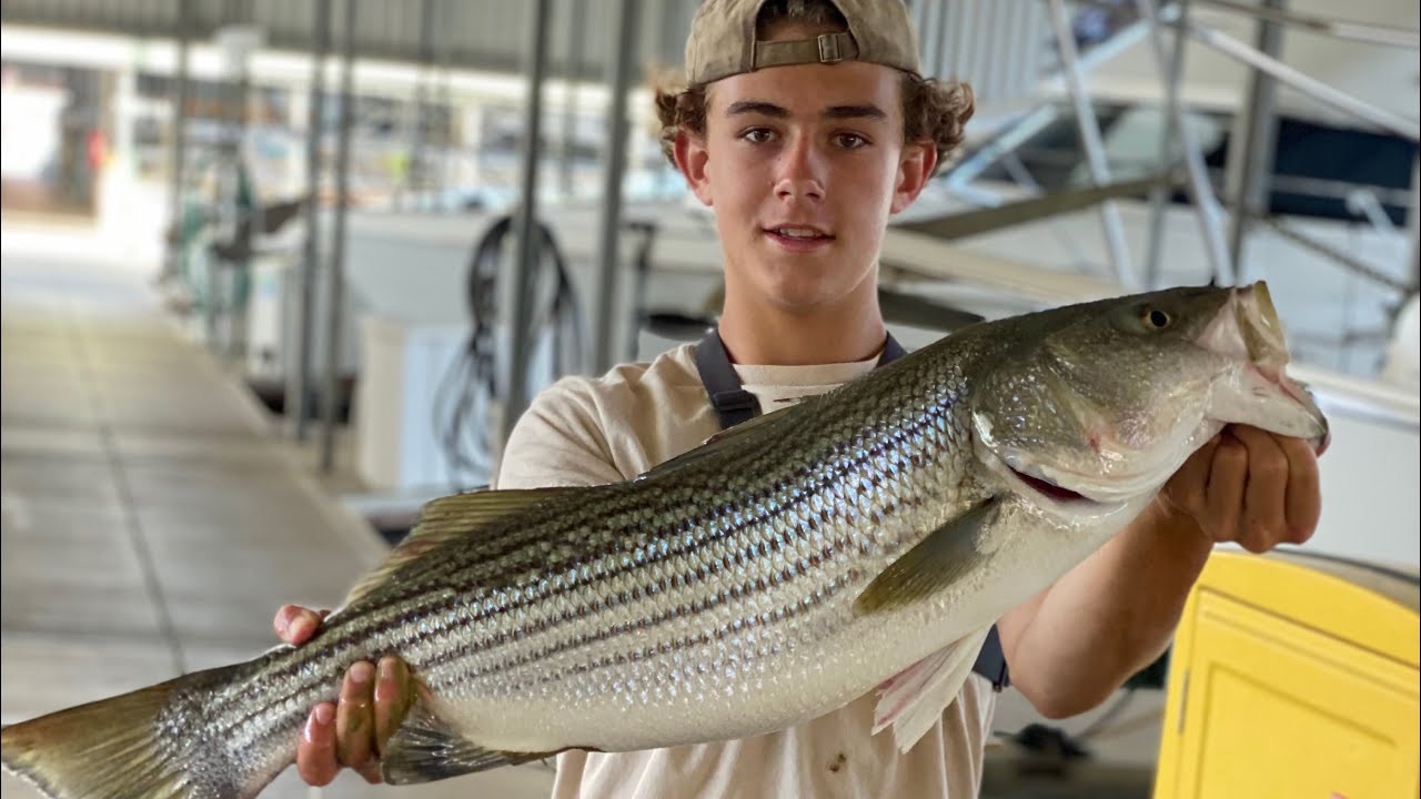 Striper fishing for huge fish on the California Delta!!