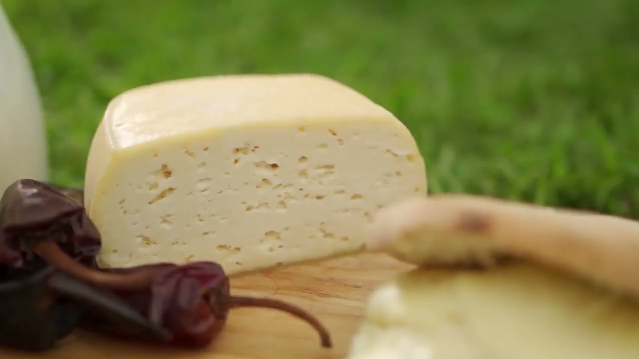La elaboración de queso, una tradición familiar. Recomiendo Chile, 2021.