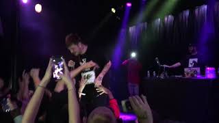 Watch Oliver Francis The Mud video