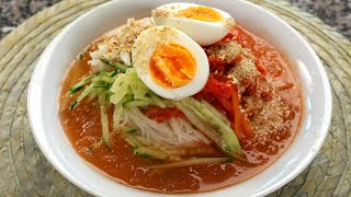Cold kimchi noodle soup (kimchimariguksu: 김치말이국수)