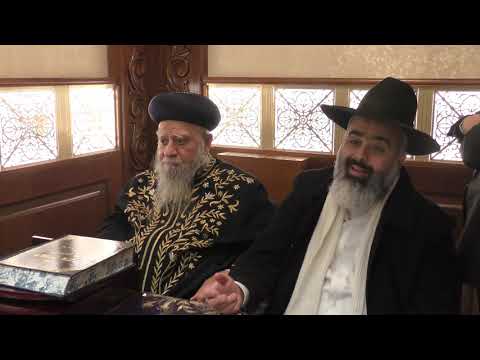 הרב אילן גוזל בביקור חג בבית ראשל"צ הרב אליהו בקשי דורון עם ילדי שגיא ויעקב