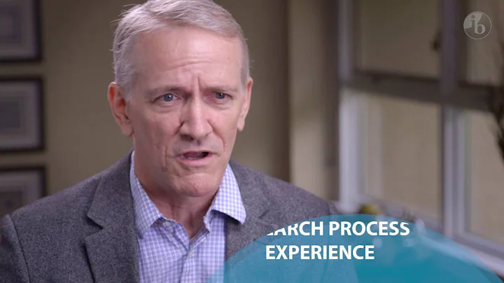 What strategies can students use to discuss the extended essay in their university application?