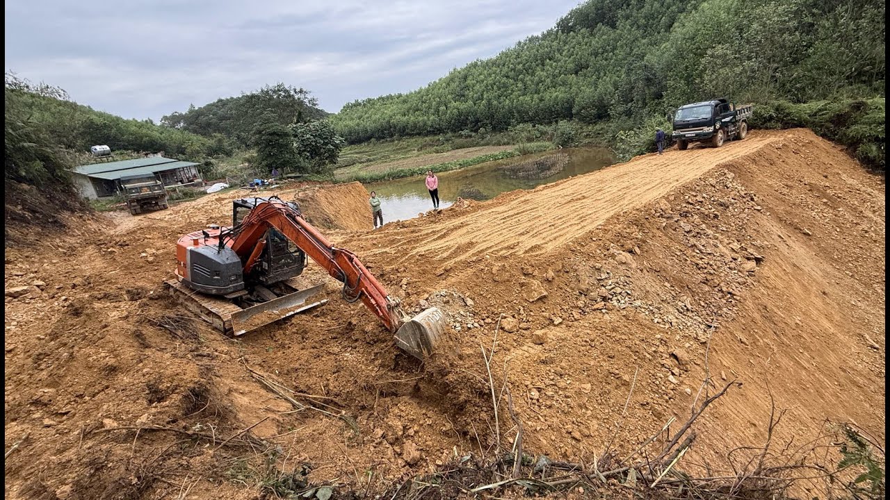 The talented CEO girl returns old house farm - Build a large pond with 2 trucks and an excavator Ep4