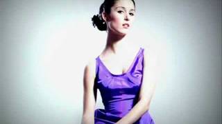 Video thumbnail of "Francisca Valenzuela - Yo Lo Busco (Letra + Descarga)"