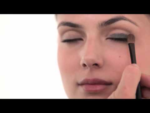 Video: Shiseido BR209 Voyage Luminizing Satin Eye Color Trio Revisión