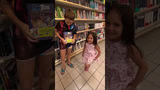 UN ALUCINANTE DESCUBRIMIENTO😱...LIBRO LEO TUBE📖_CYNTHIA SHORTS #famíliatube #tube #cynthia