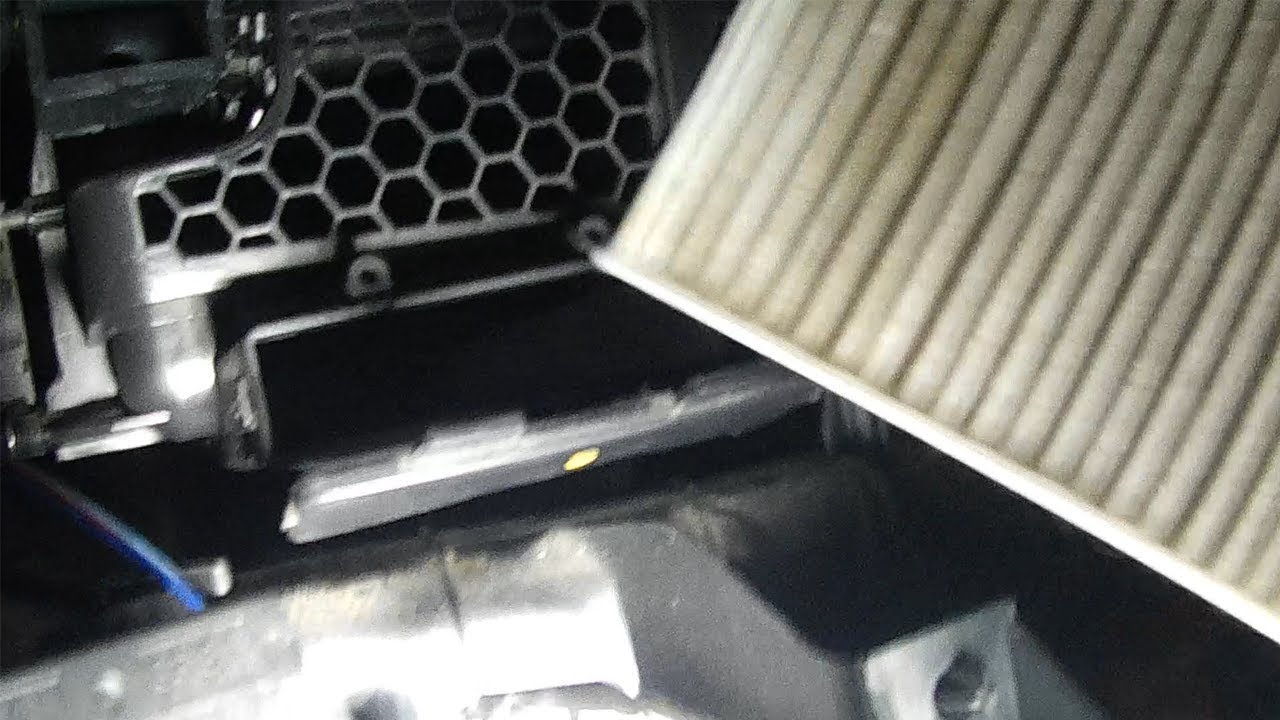 How To Change Cabin Air Filter In a 2008-2012 Jeep Liberty - YouTube