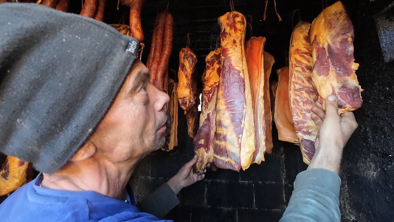 Dominko se pripremio za zimu, suhoga mesa i sira kao drva