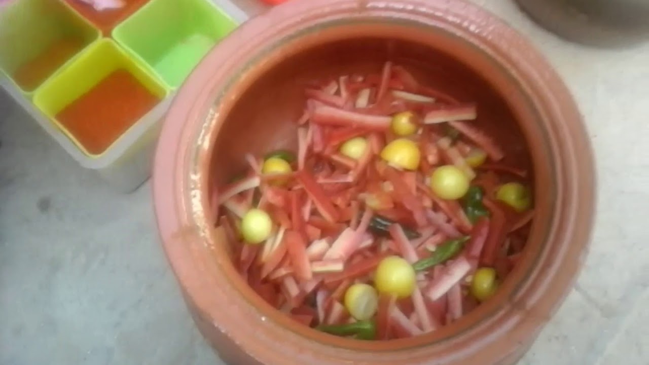 How to make pickles Achar banana ka trika in desi style By Mumtaz kitchen and YouTube