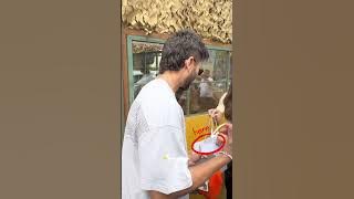 Shahid Kapoor did not accept the fan's gift 😳👀#shahidkapoor #shahidkapoorfc #shortsvideo