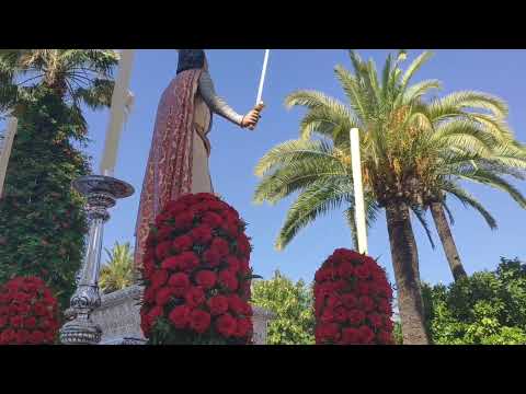 Salida de la procesión del Corpus Christi de la Parroquia de Santa María Magdalena de Dos Hermanas.