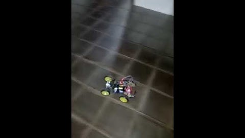 Carro de controle Remoto simples, controlado via bluetooth. Arduíno uno, Módulo bluetooth Hc 05.