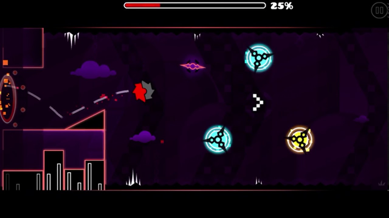 Me trying to beat a geometry dash level - YouTube