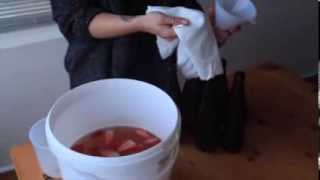 Bottling the Kombuis Kombucha