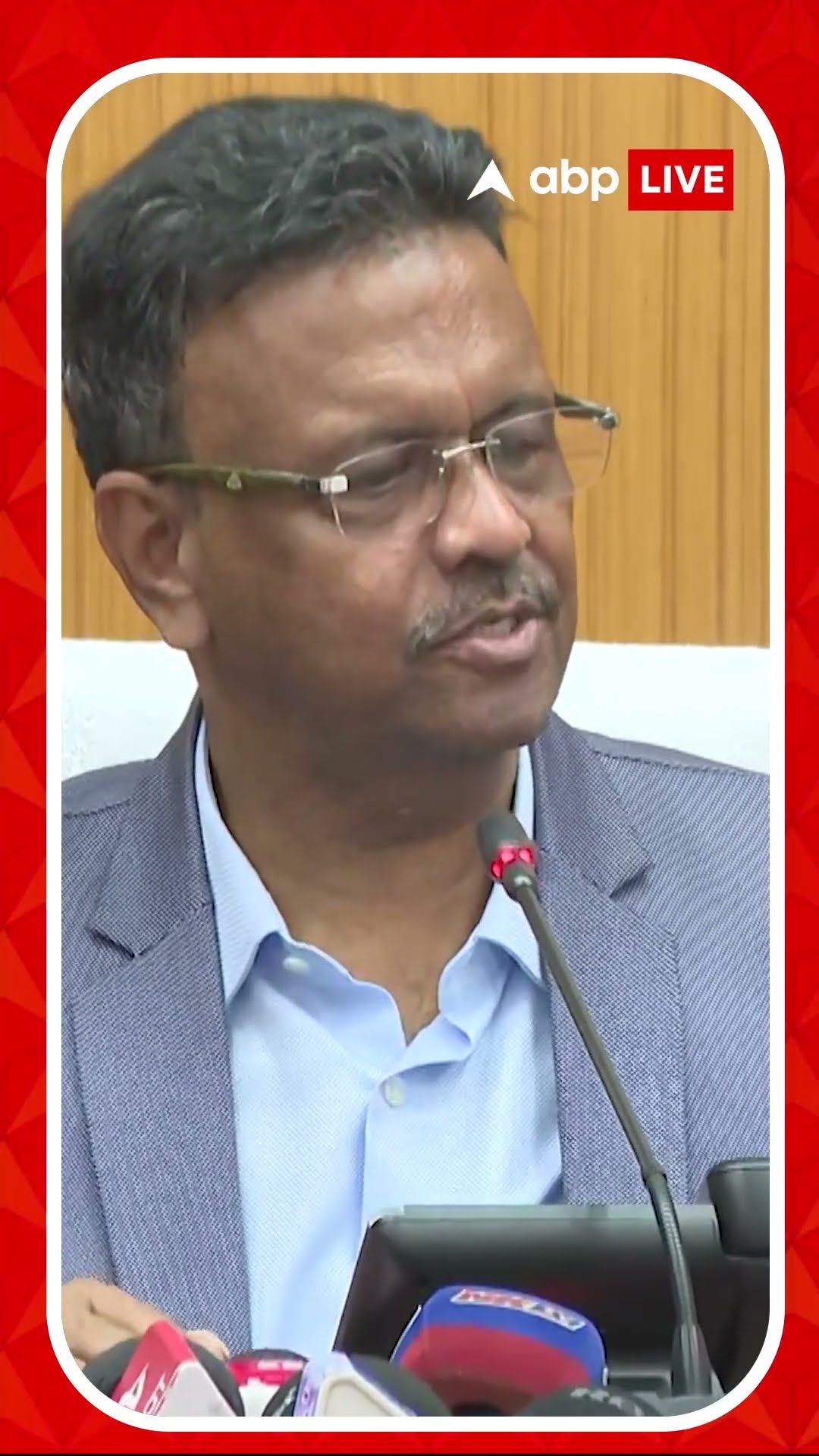 বেআইনি নির্মাণ ঠেকাতে এবার সাড়ে ৪০০ স্কোয়ার ফুটেও বাড়ি তৈরিতে পুরসভার অনুমোদন