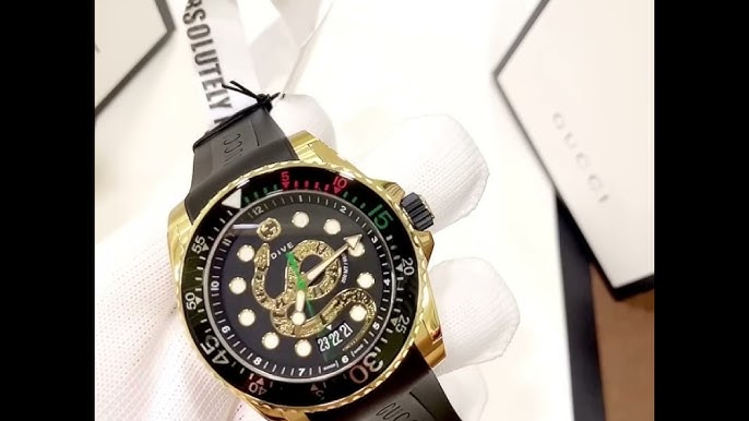 I-Gucci 114 Black Rubber Strap with embedded logo for the 44mm