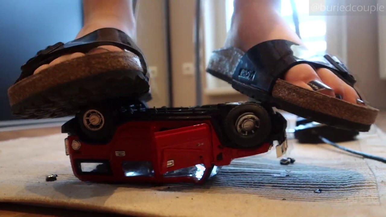 Girl crushing hummer (WORKING EMAIL IN DESCRIPTION)